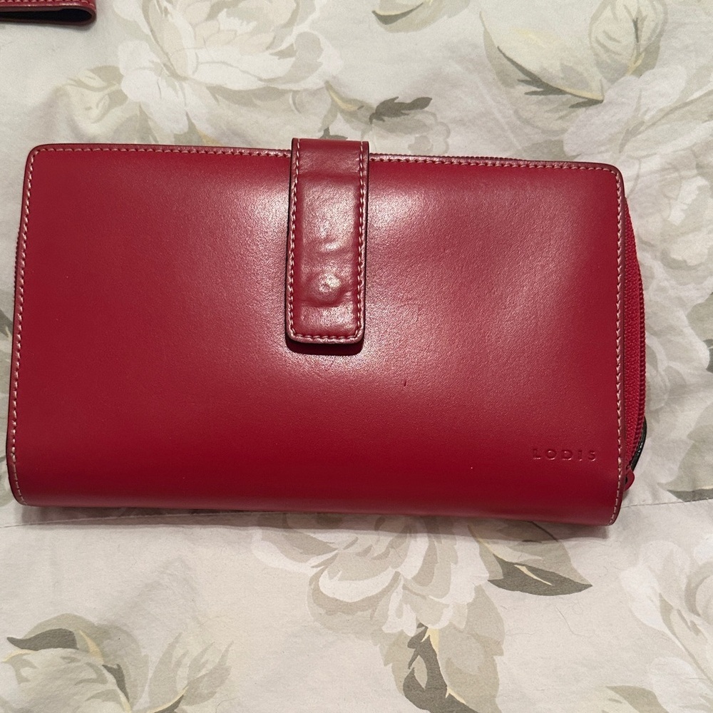 Lodis Cherry Red Leather Wallet Pristine condition 💜💕💜💕